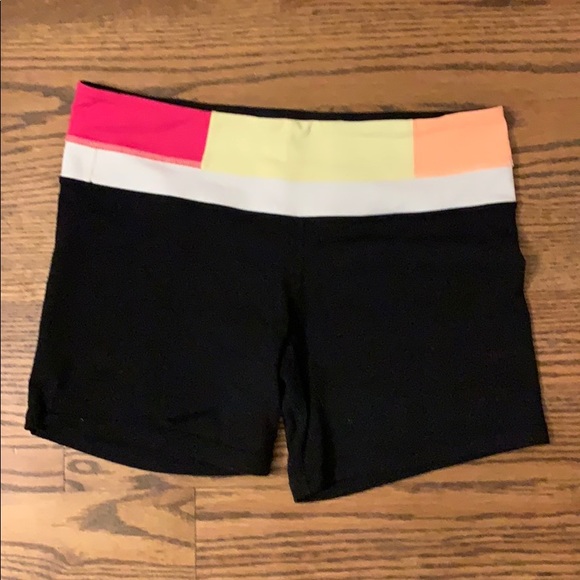 lulu bike shorts